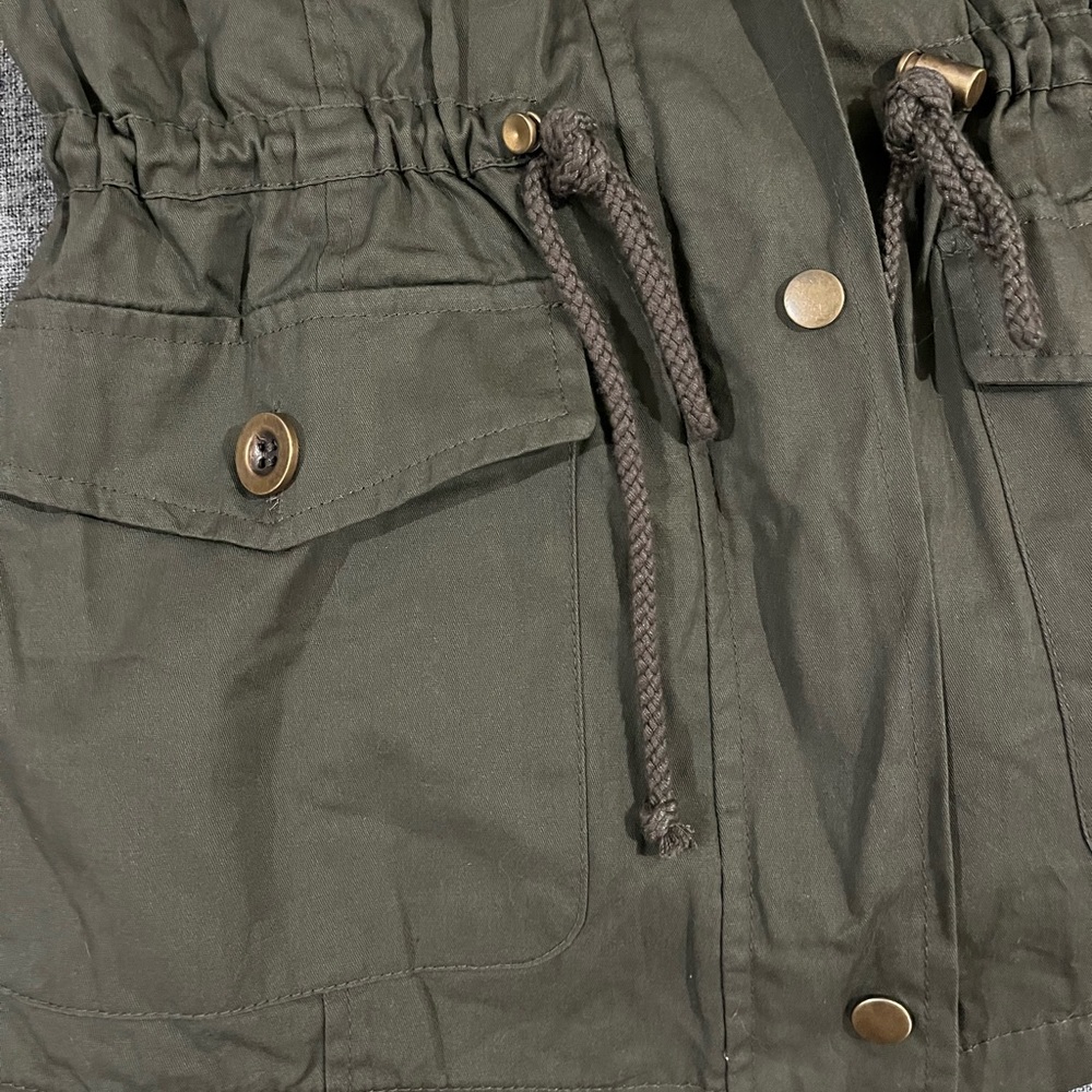 Olive Green Vest - Picture 6 of 6